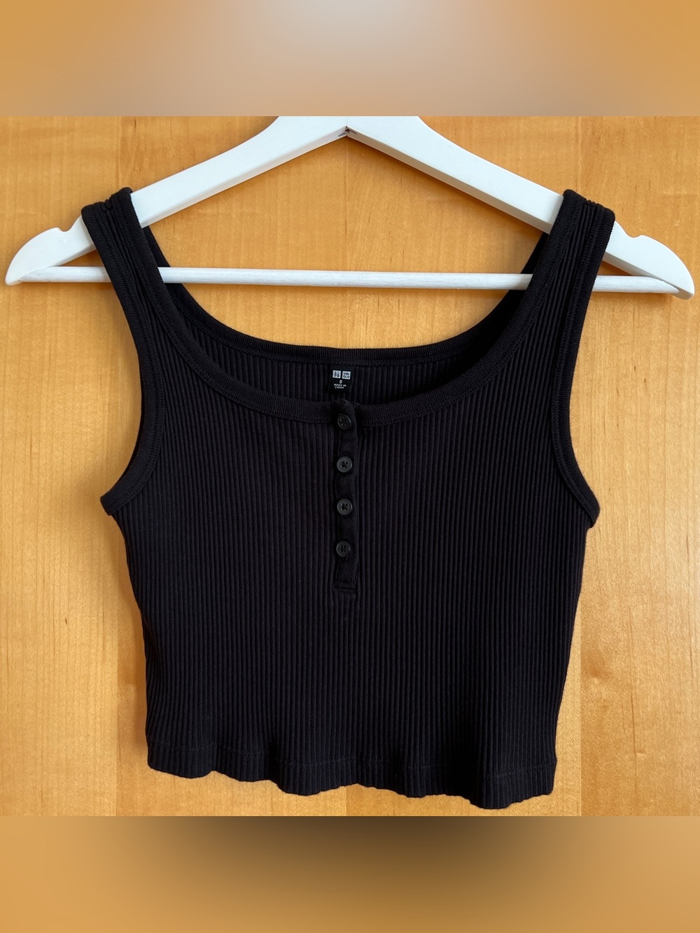 UNIQLO Women Henley Neck Cropped Tank Top | Black